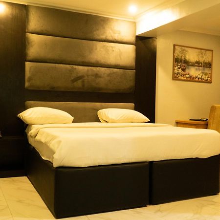Peemos Hotel Warri Εξωτερικό φωτογραφία