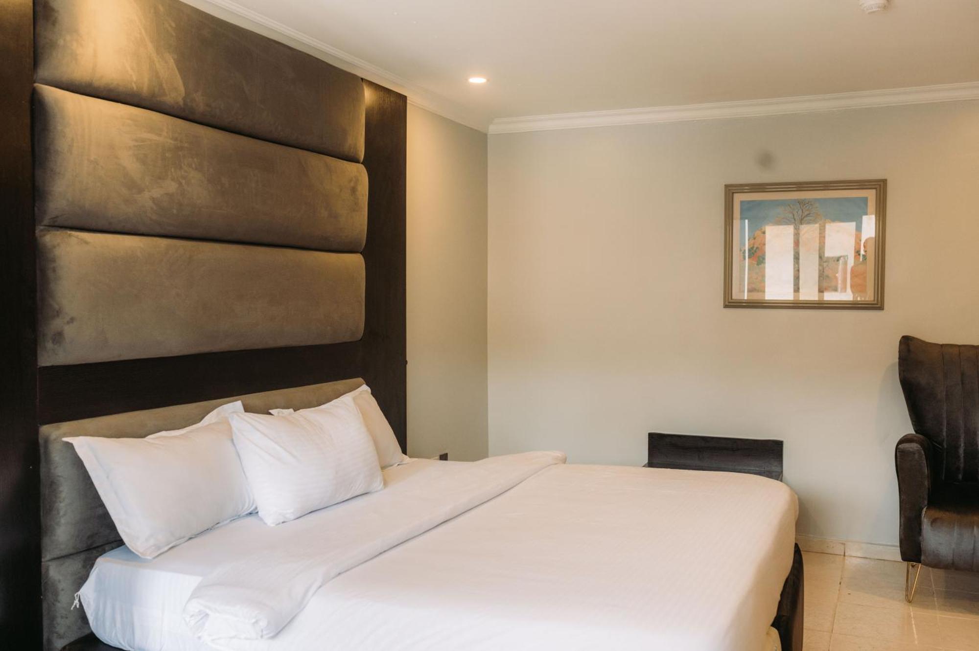 Peemos Hotel Warri Εξωτερικό φωτογραφία