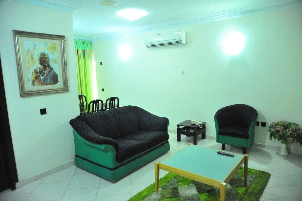 Peemos Hotel Warri Εξωτερικό φωτογραφία