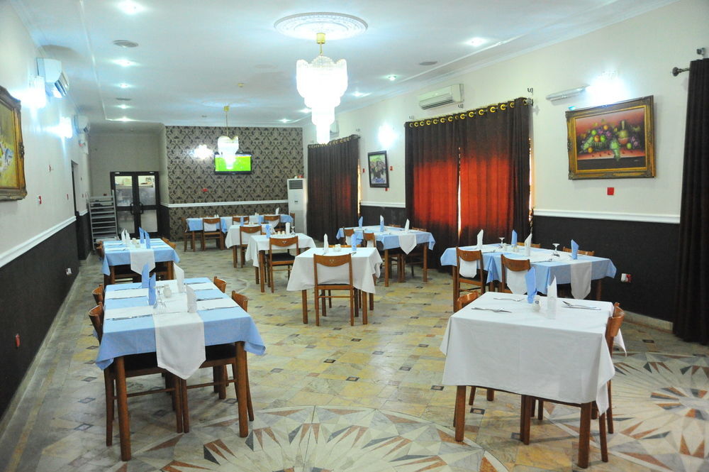 Peemos Hotel Warri Εξωτερικό φωτογραφία
