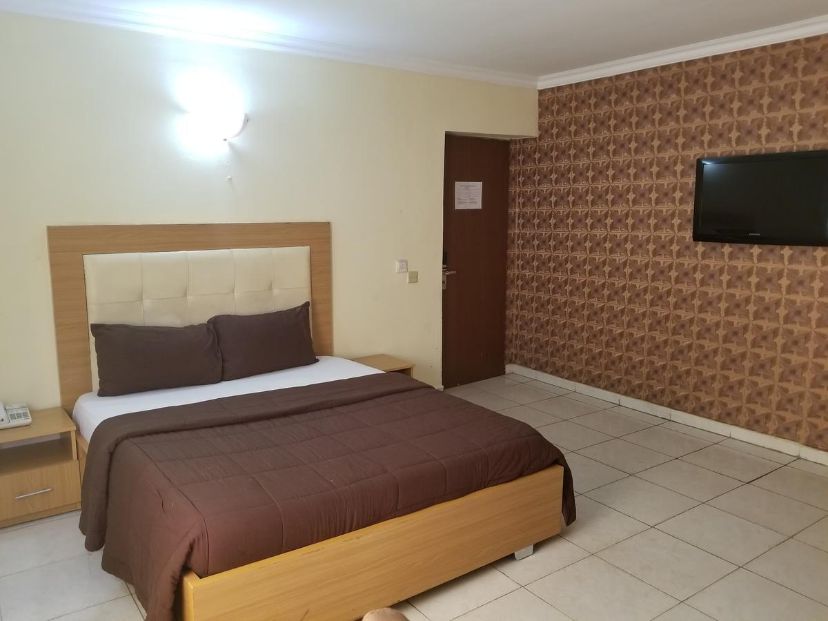 Peemos Hotel Warri Εξωτερικό φωτογραφία